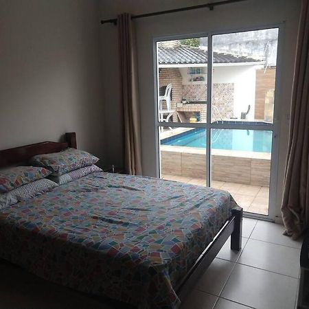 Casa Em Itanhaem Com 2 Quartos Garagem P 2 Carros, Churrasqueira, Piscina 200 M Da Praia Kültér fotó
