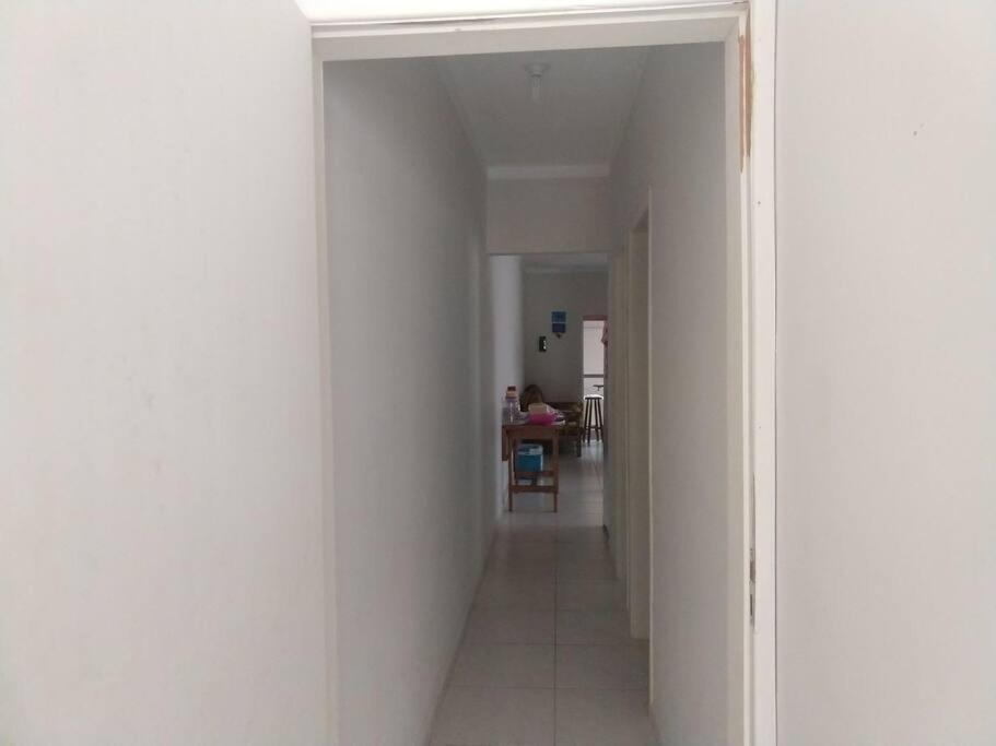 Casa Em Itanhaem Com 2 Quartos Garagem P 2 Carros, Churrasqueira, Piscina 200 M Da Praia Kültér fotó