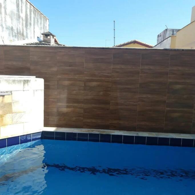 Casa Em Itanhaem Com 2 Quartos Garagem P 2 Carros, Churrasqueira, Piscina 200 M Da Praia Kültér fotó