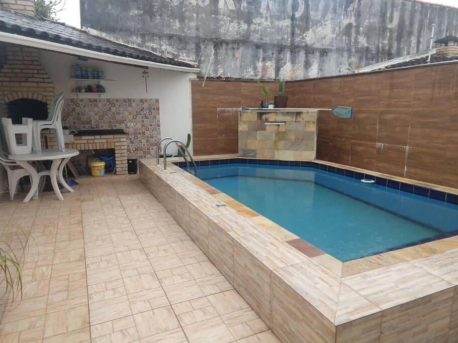 Casa Em Itanhaem Com 2 Quartos Garagem P 2 Carros, Churrasqueira, Piscina 200 M Da Praia Kültér fotó